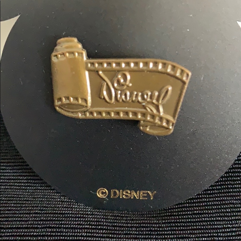 Walt Disney Classics Collection 1997 Event Pin - Picture 2 of 13